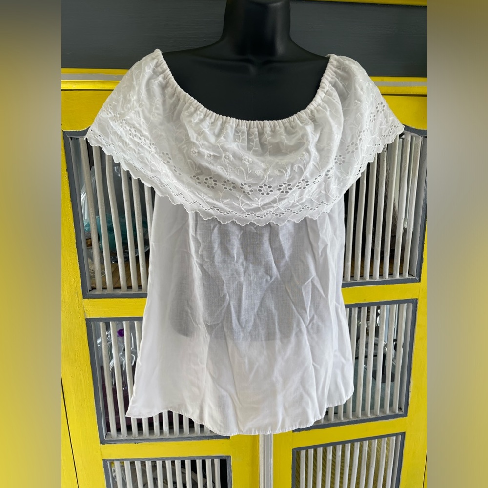 3 for $30! Vintage 70s!! Lovely, Boho peasant blouse. Medium